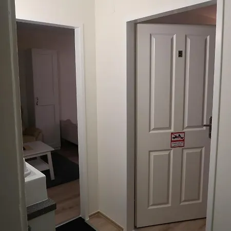 Donna Lea Apartment